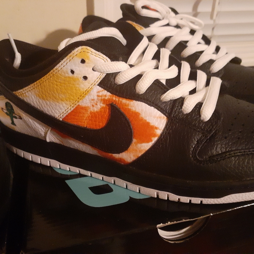 Nike sb dunk RayGun